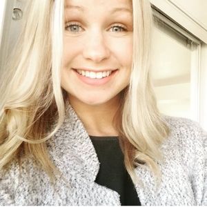 Meet your Posher, Laura